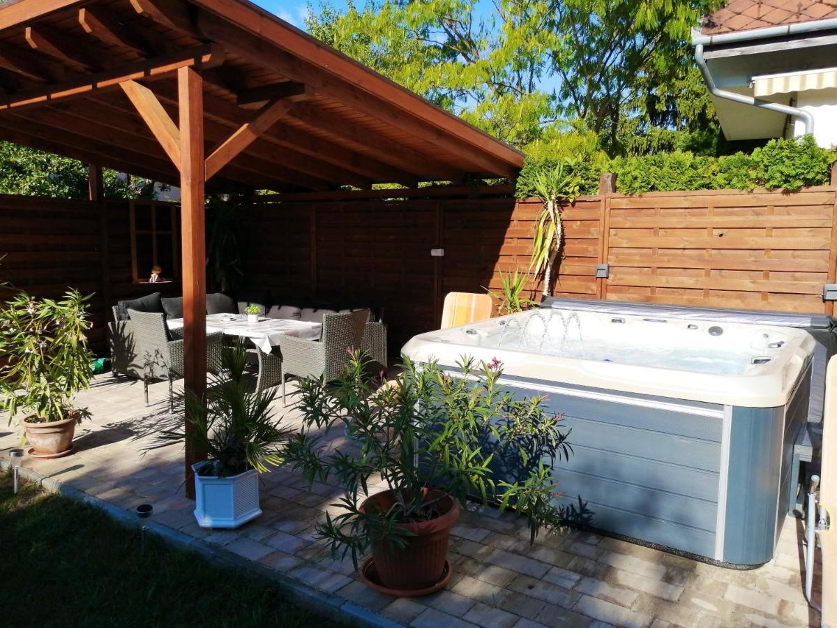 Villa Terrazza Balatongyorok Ngoại thất bức ảnh