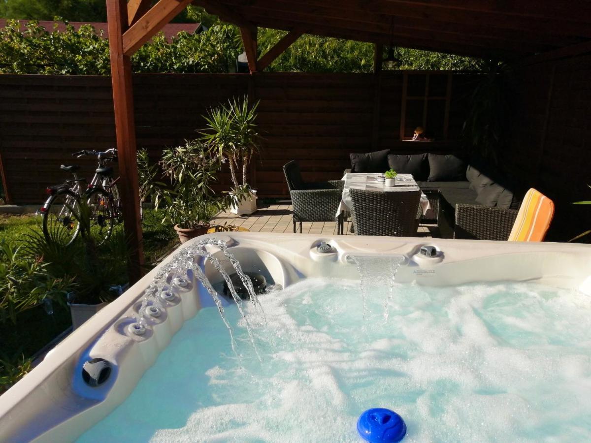 Villa Terrazza Balatongyorok Ngoại thất bức ảnh