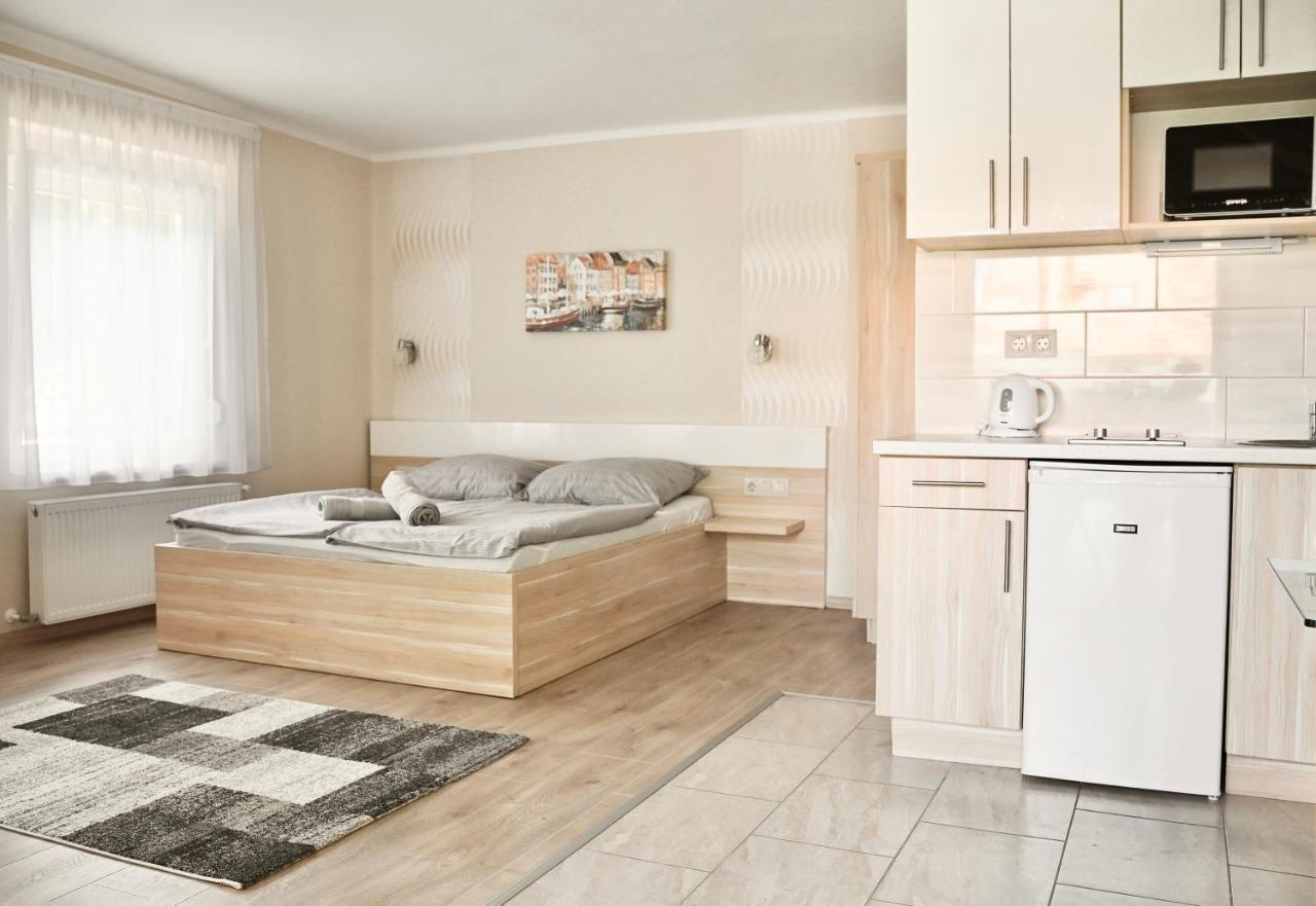 Villa Terrazza Balatongyorok Ngoại thất bức ảnh