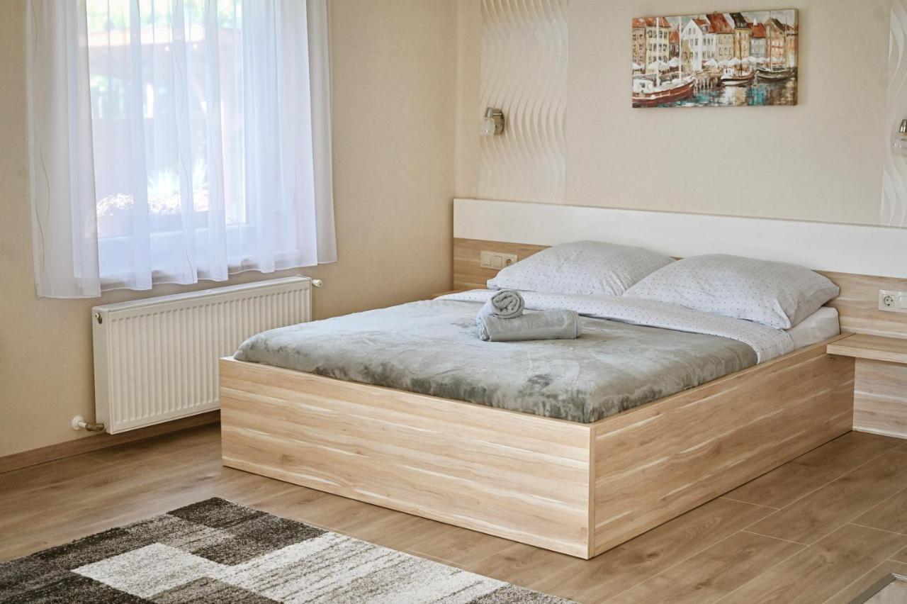 Villa Terrazza Balatongyorok Ngoại thất bức ảnh