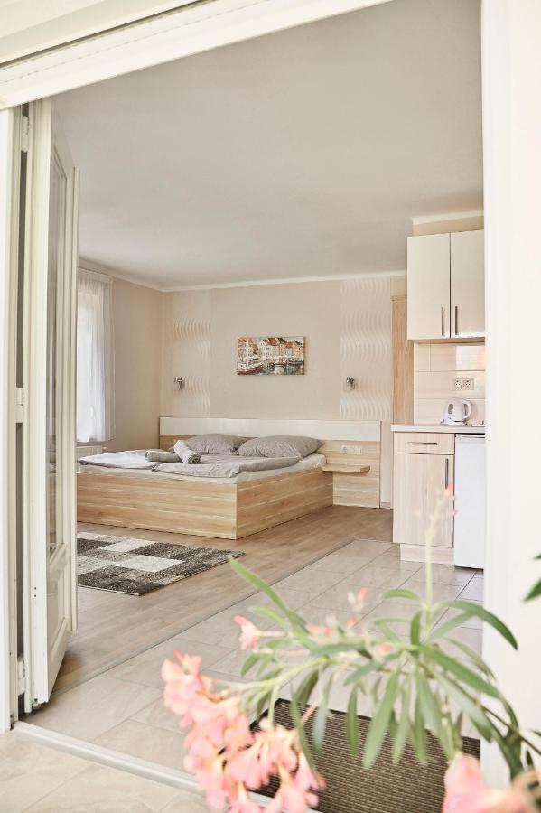 Villa Terrazza Balatongyorok Ngoại thất bức ảnh