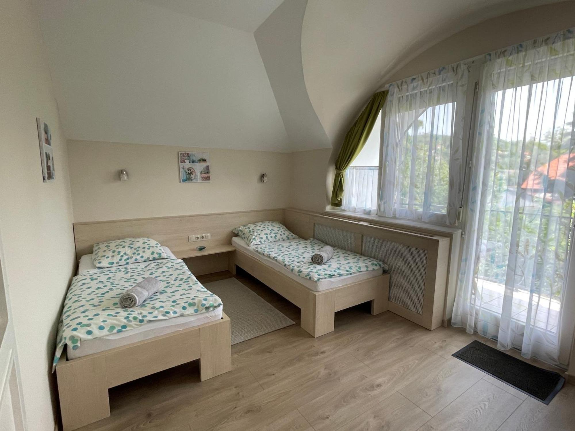 Villa Terrazza Balatongyorok Ngoại thất bức ảnh
